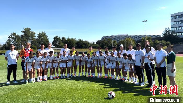 德国绿茵场遇见中国西部女足少年：雏凤计划推