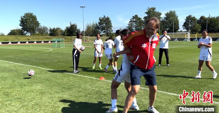德国绿茵场遇见中国西部女足少年：雏凤计划推