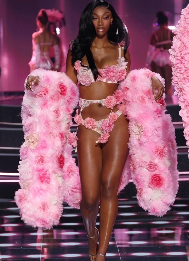 杜兰特愚人节玩笑夸赞WNBA球星引发球迷调侃单身